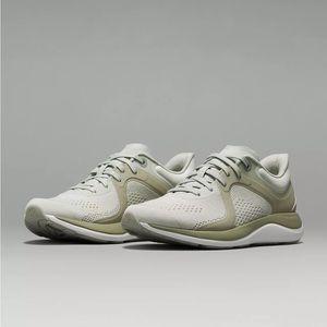 Lululemon chargefeel low sneakers